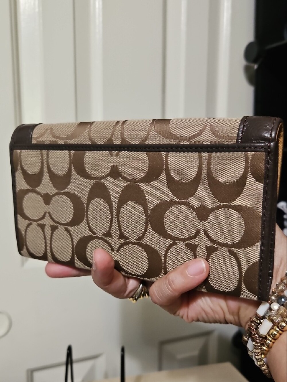 Coach EUC Signature Canvas Turnlock Wallet in Khaki and Dark Brown - Picture 2 of 9